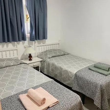 Διαμέρισμα 2 Bedrooms, Terrace And Pool Nerja