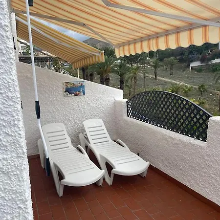 2 Bedrooms, Terrace And Pool דירה *