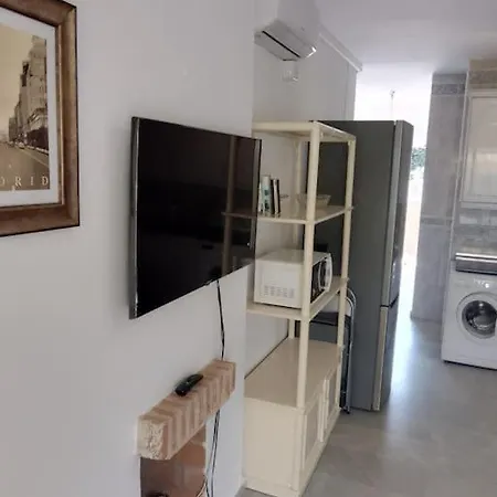2 Bedrooms, Terrace And Pool נרחה