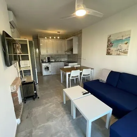 2 Bedrooms, Terrace And Pool 内尔哈